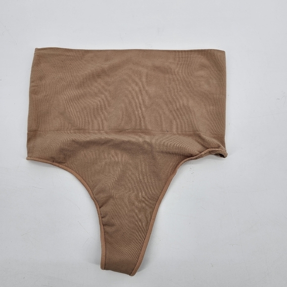 SKIMS mid waist seamless sculpt sienna thong women's size large -XL New - Picture 5 of 6